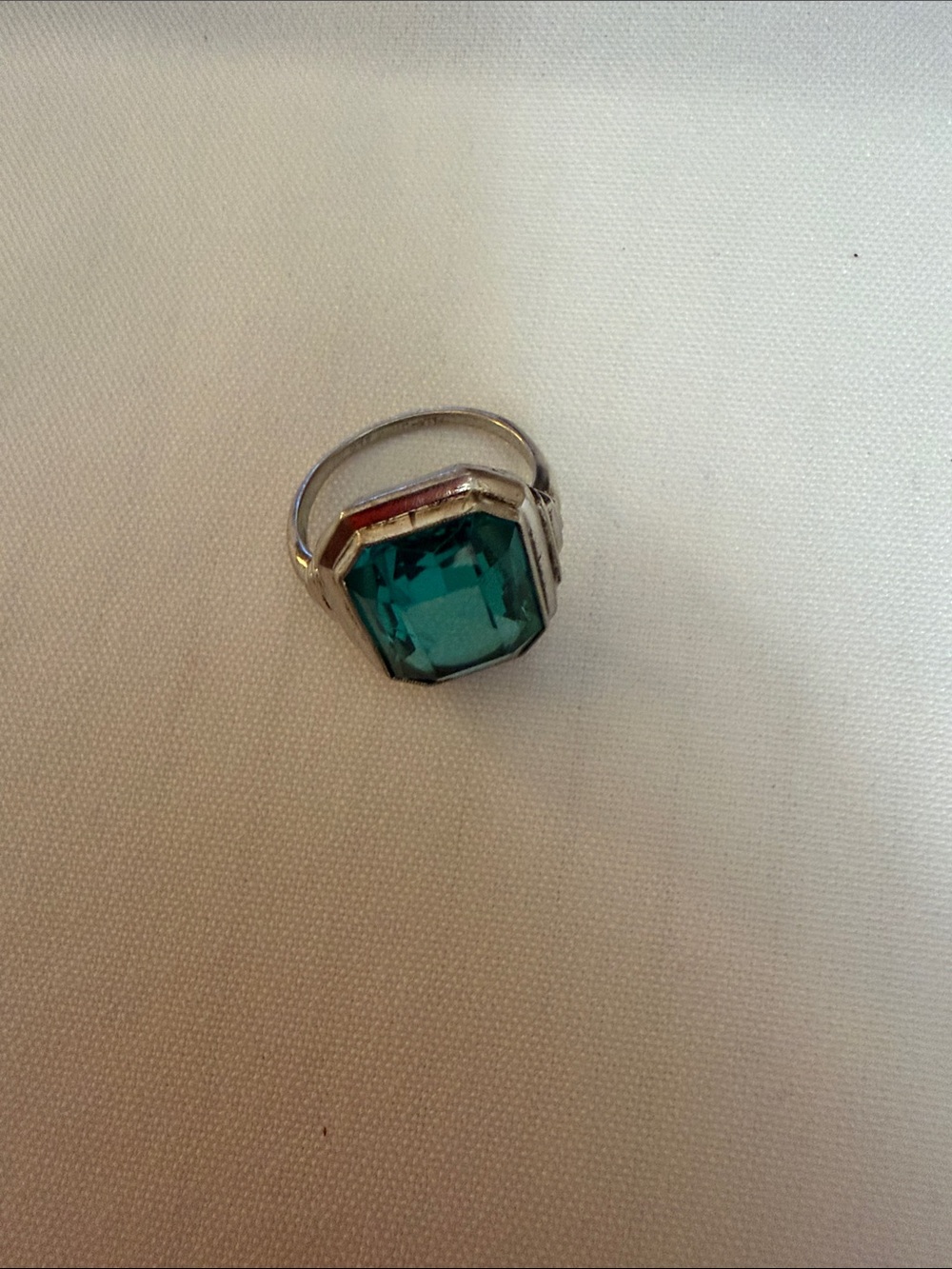 Emerald Green Statement Ring - Women Jewelry vintage , stone 20mm silver